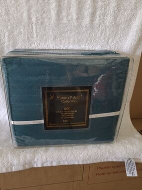 Victoria Valenti 1800 Collection King 6 piece Sheet Set Color: Dark Teal